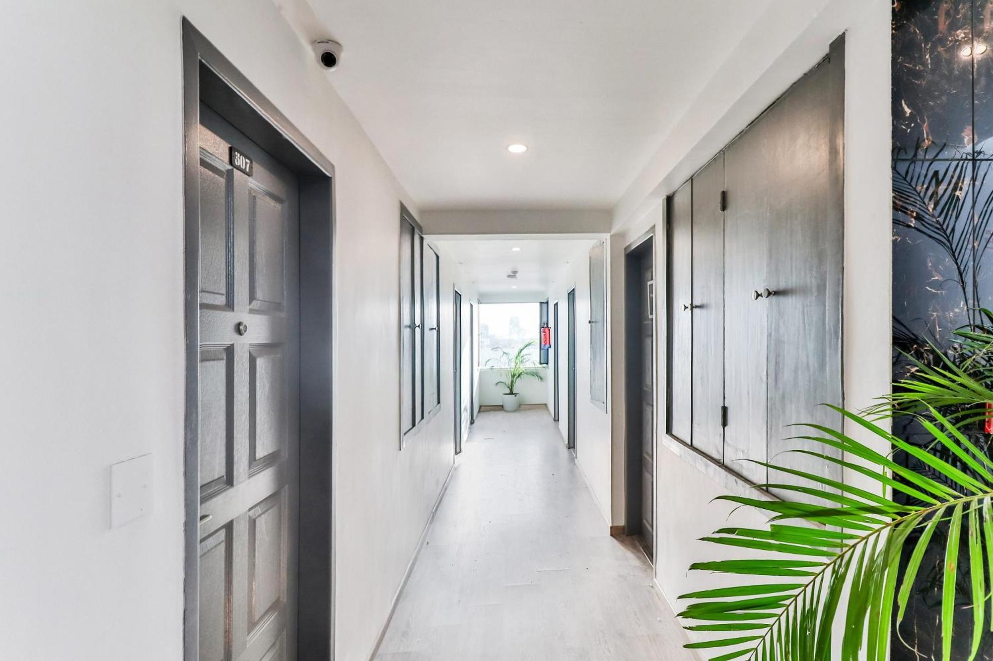 Super Townhouse Reva College University Yelahanka Esterno foto